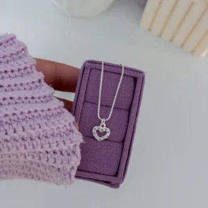 Colar coração cravejado