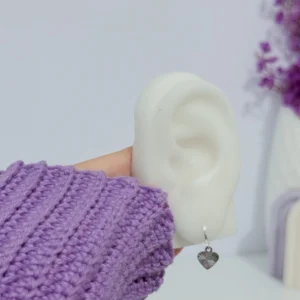 Argola tranqueta coração detalhado