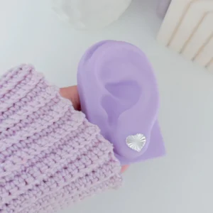 Brinco coração drapeado