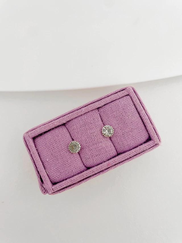 Brinco cravado cristal