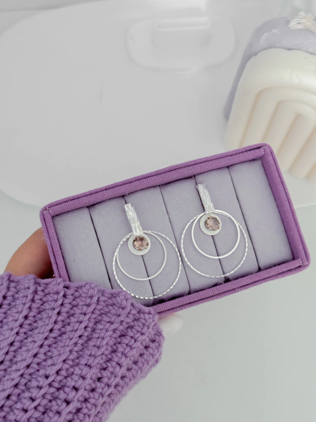 Brinco g círculo com cristal citrine