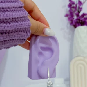 Brinco quadrado ponto de luz