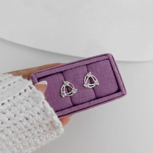 Brinco triangular com zircônia