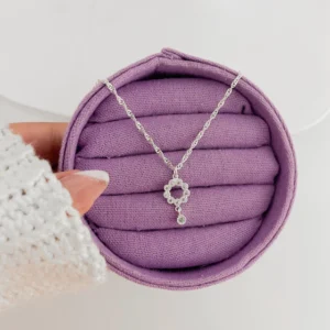 Colar círculo cravejado ponto de luz