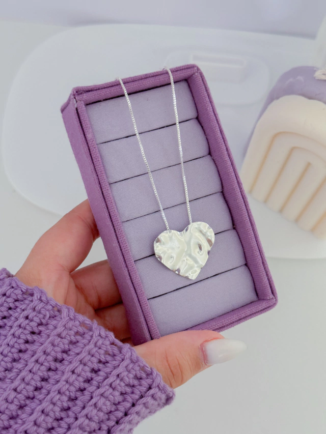 Colar coração orgânico