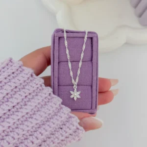 Colar flor zircônia