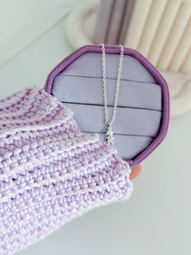 Colar menino cravejado