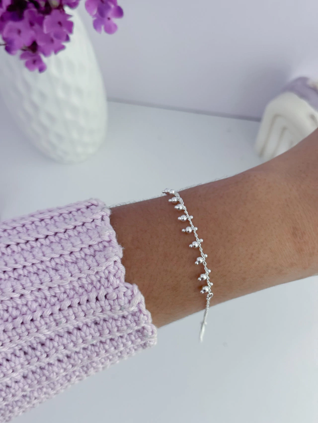 Pulseira bolinhas penduradas - Imagem 2
