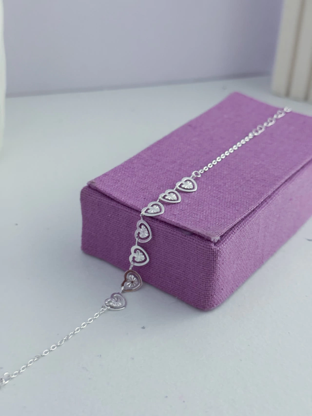 Pulseira corações detalhado - Imagem 3