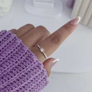 Anel solitário clássico